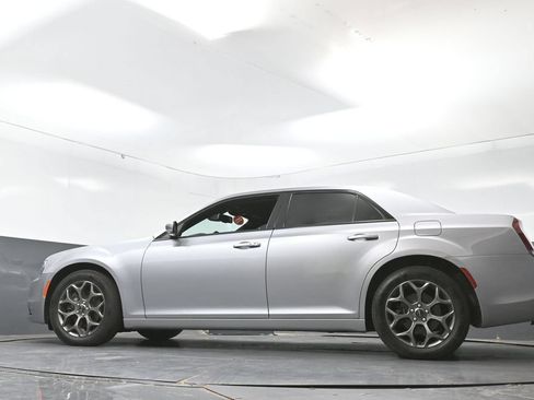 Used 2018 Chrysler 300 S w/ 300S Premium Group 2 AWD/4WD image 30