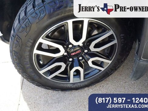 Used 2024 GMC Sierra 1500 AT4 w/ Technology Package AWD/4WD image 9