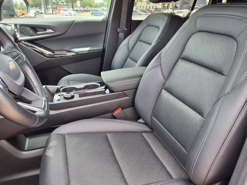 Used 2026 Chevrolet Equinox LT w/ Convenience Package II AWD/4WD image 3