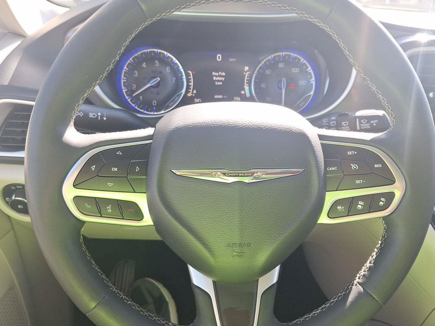 Used 2023 Chrysler Pacifica Touring-L FWD image 23