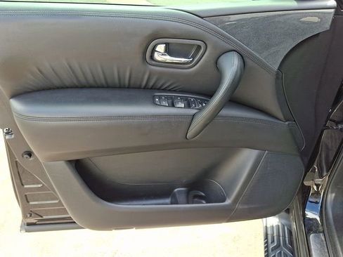 Used 2021 Nissan Armada SV w/ SV Appearance Package image 10