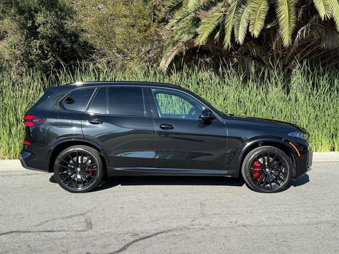 New 2026 BMW X5 M60i w/ Climate Comfort Package image 2