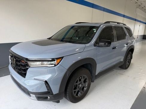 Certified 2024 Honda Pilot TrailSport image 16