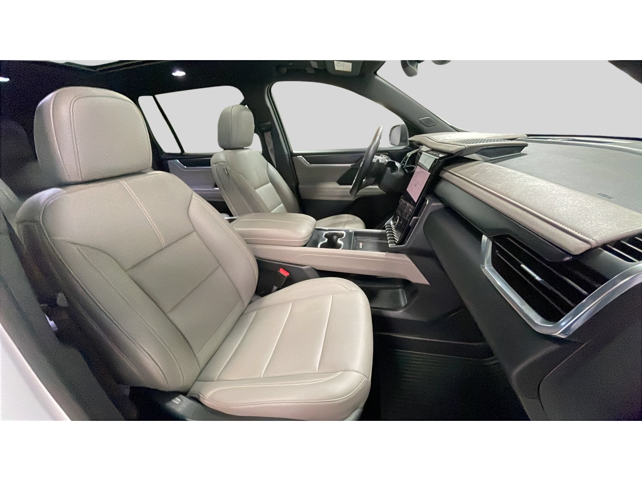 Used 2024 GMC Acadia Elevation w/ Trailering Package AWD/4WD image 18