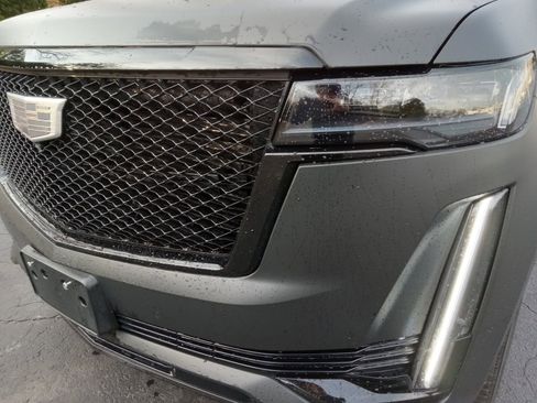 Used 2024 Cadillac Escalade Sport Platinum w/ LPO, ONYX Package image 7