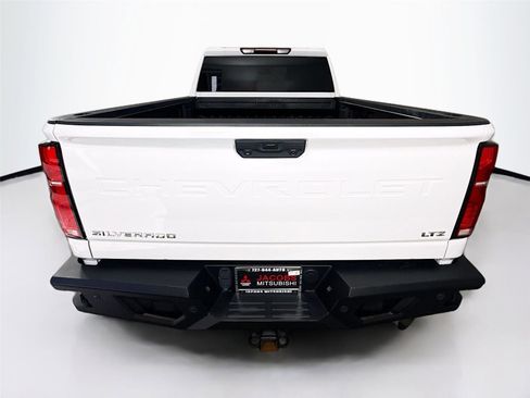 Used 2024 Chevrolet Silverado 2500 LTZ image 6