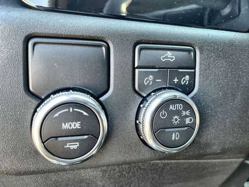New 2026 GMC Sierra 1500 Elevation image 29
