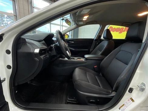 Used 2019 Nissan Altima 2.5 S FWD image 11