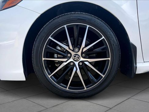 Used 2023 Toyota Camry SE image 10