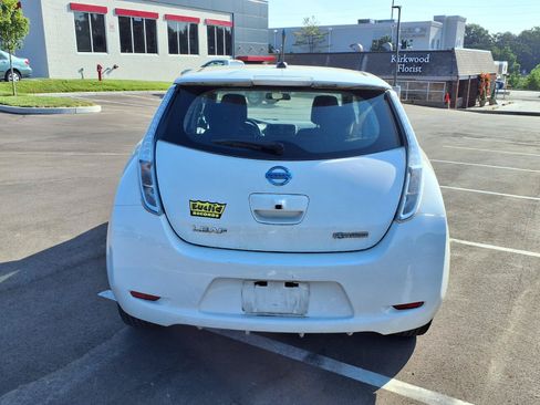 Used 2013 Nissan Leaf S w/ Charger Pkg FWD image 23