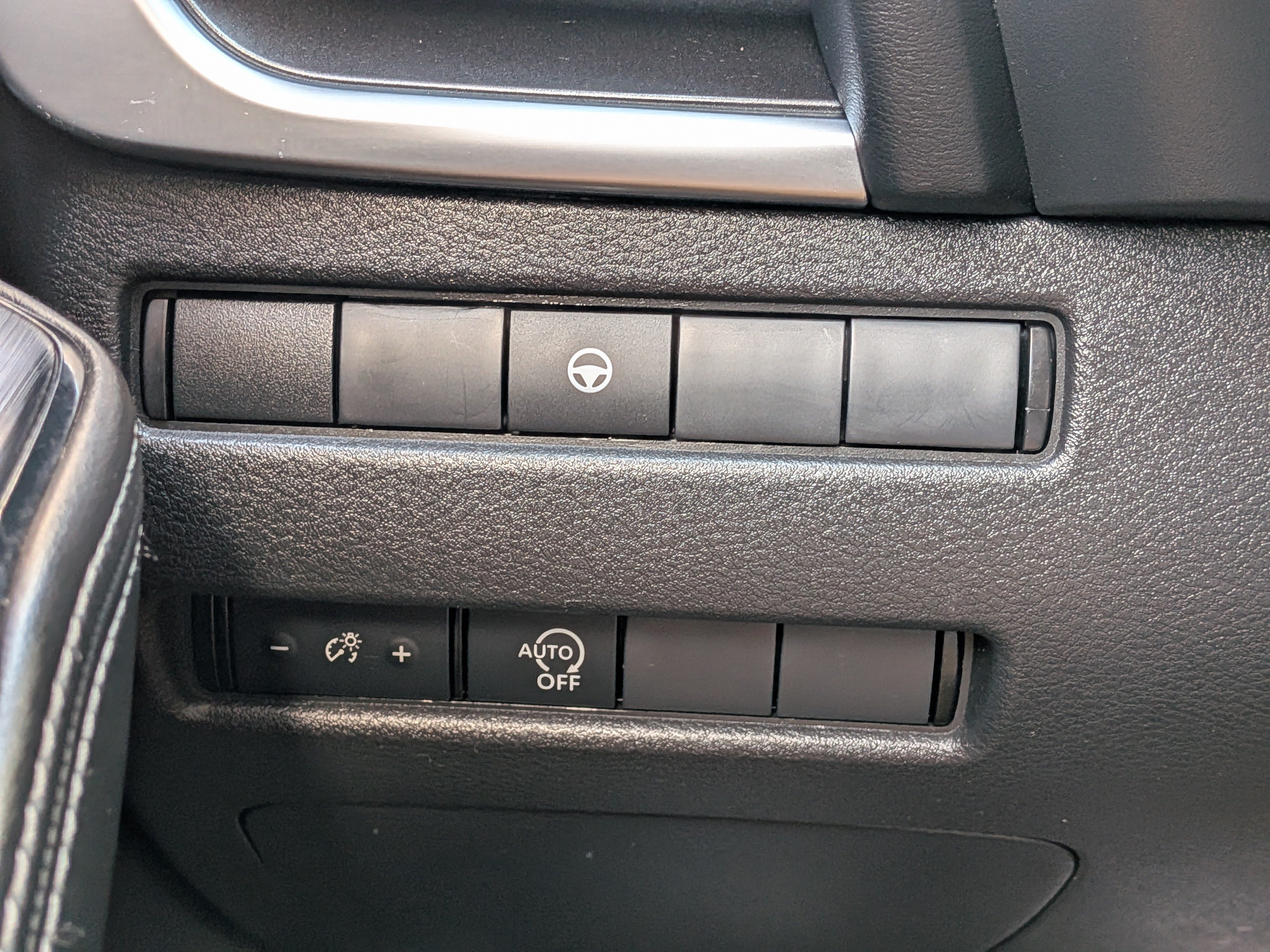 Used 2023 Nissan Rogue SV FWD image 23