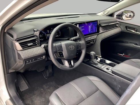 Used 2025 Toyota Camry XLE w/ Premium Package FWD image 18