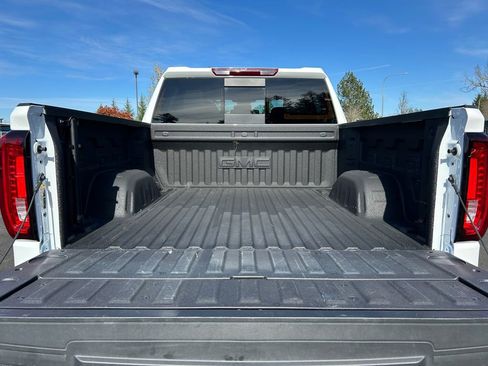 Used 2025 GMC Sierra 1500 AT4 w/ AT4 Premium Package AWD/4WD image 24