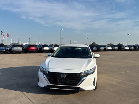 Certified 2025 Nissan Sentra SV FWD image 6