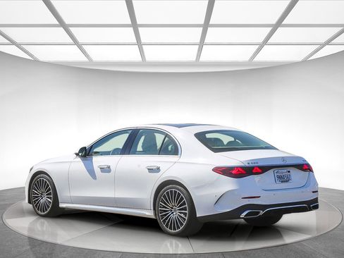 Certified 2024 Mercedes-Benz E 350 4MATIC Sedan image 2