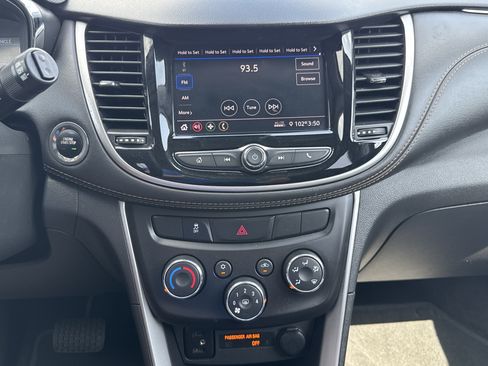 Used 2022 Chevrolet Trax LT w/ Driver Confidence Package AWD/4WD image 19