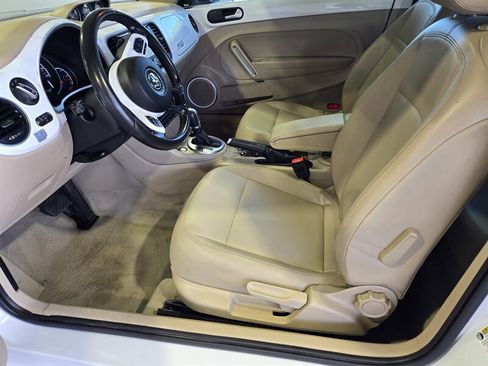 Used 2014 Volkswagen Beetle TDI image 10