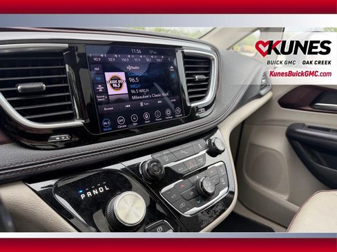Used 2020 Chrysler Pacifica Limited FWD image 13