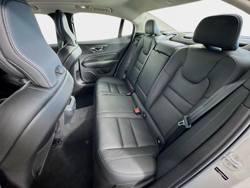 Used 2025 Volvo S60 B5 Plus image 24