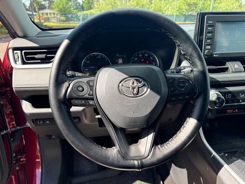 Used 2020 Toyota RAV4 XLE w/ Convenience Package AWD/4WD image 10