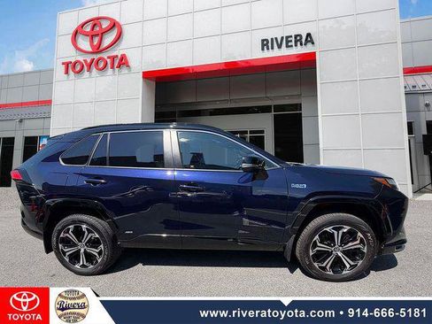 Certified 2024 Toyota RAV4 XSE w/ Weather Package AWD/4WD image 4