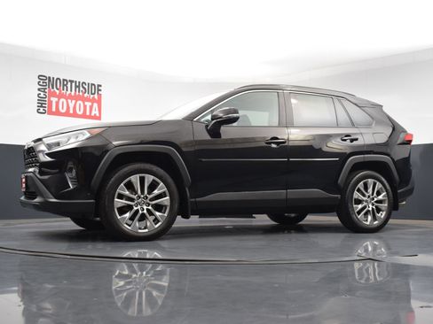 Used 2019 Toyota RAV4 XLE Premium image 28