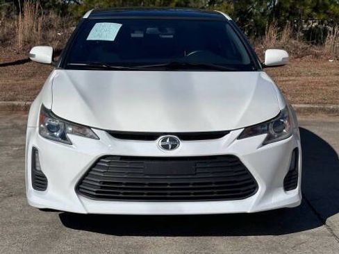 Used 2014 Scion tC FWD image 4