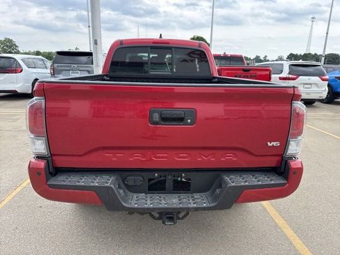 Used 2021 Toyota Tacoma TRD Off-Road w/ Technology Package AWD/4WD image 7