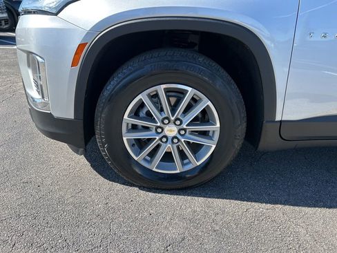 Used 2022 Chevrolet Traverse LT image 48