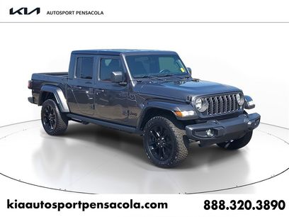 Used 2025 Jeep Gladiator Sport