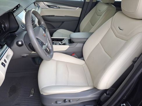 Used 2020 Cadillac XT5 Premium Luxury FWD image 8
