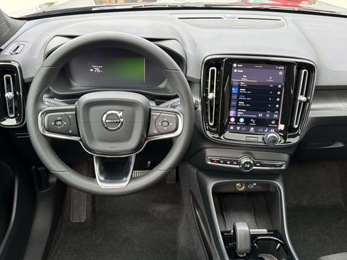 Used 2023 Volvo XC40 Recharge Ultimate AWD/4WD image 29