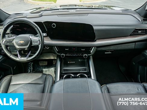 Used 2025 Chevrolet Suburban Premier AWD/4WD image 27