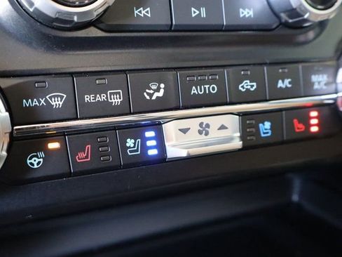 Used 2025 Ford F450 Lariat w/ Chrome Package image 40