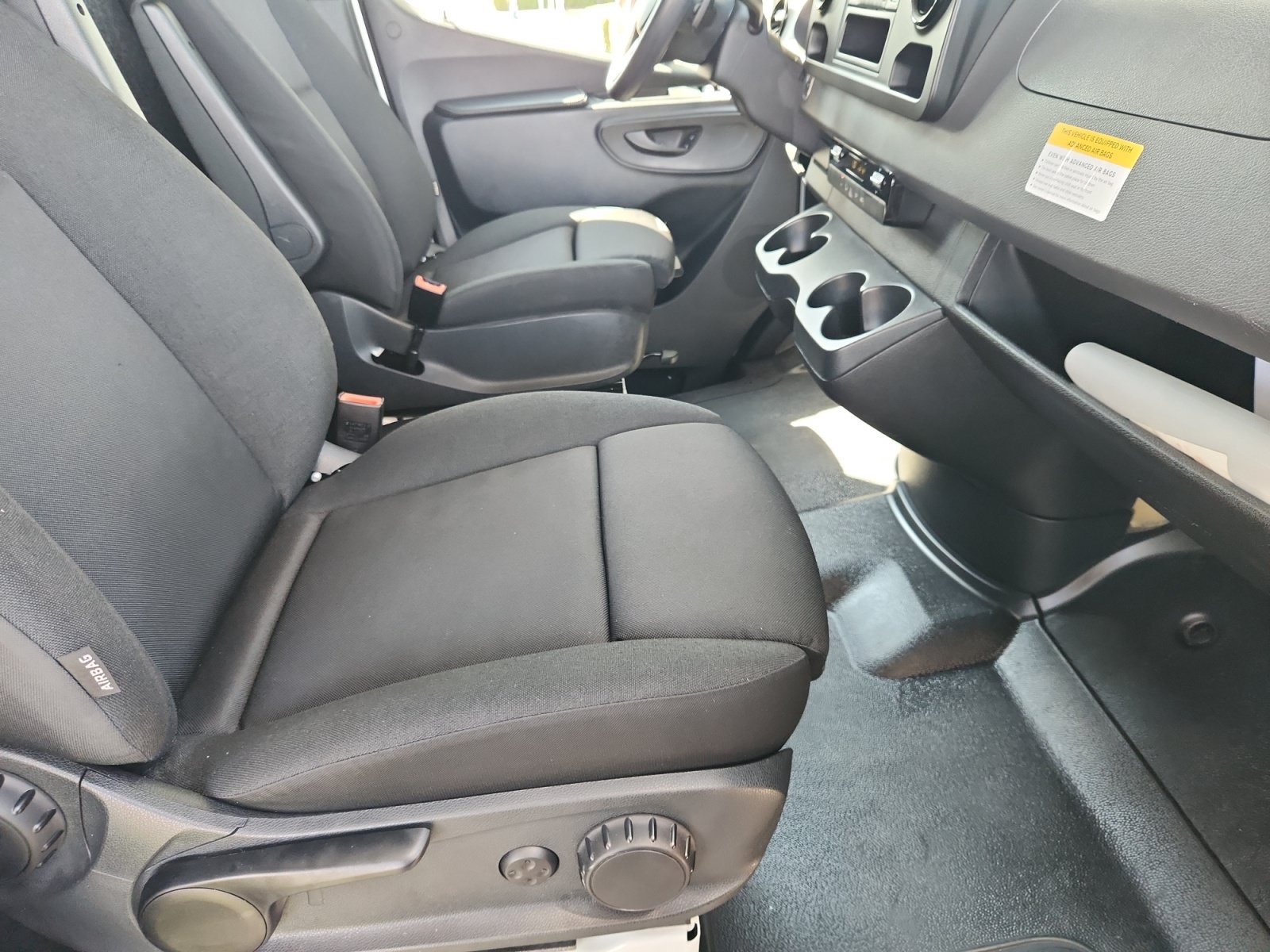 Used 2022 Mercedes-Benz Sprinter 2500 image 18