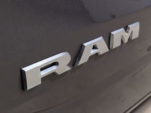 Used 2019 RAM 1500 Big Horn AWD/4WD image 12