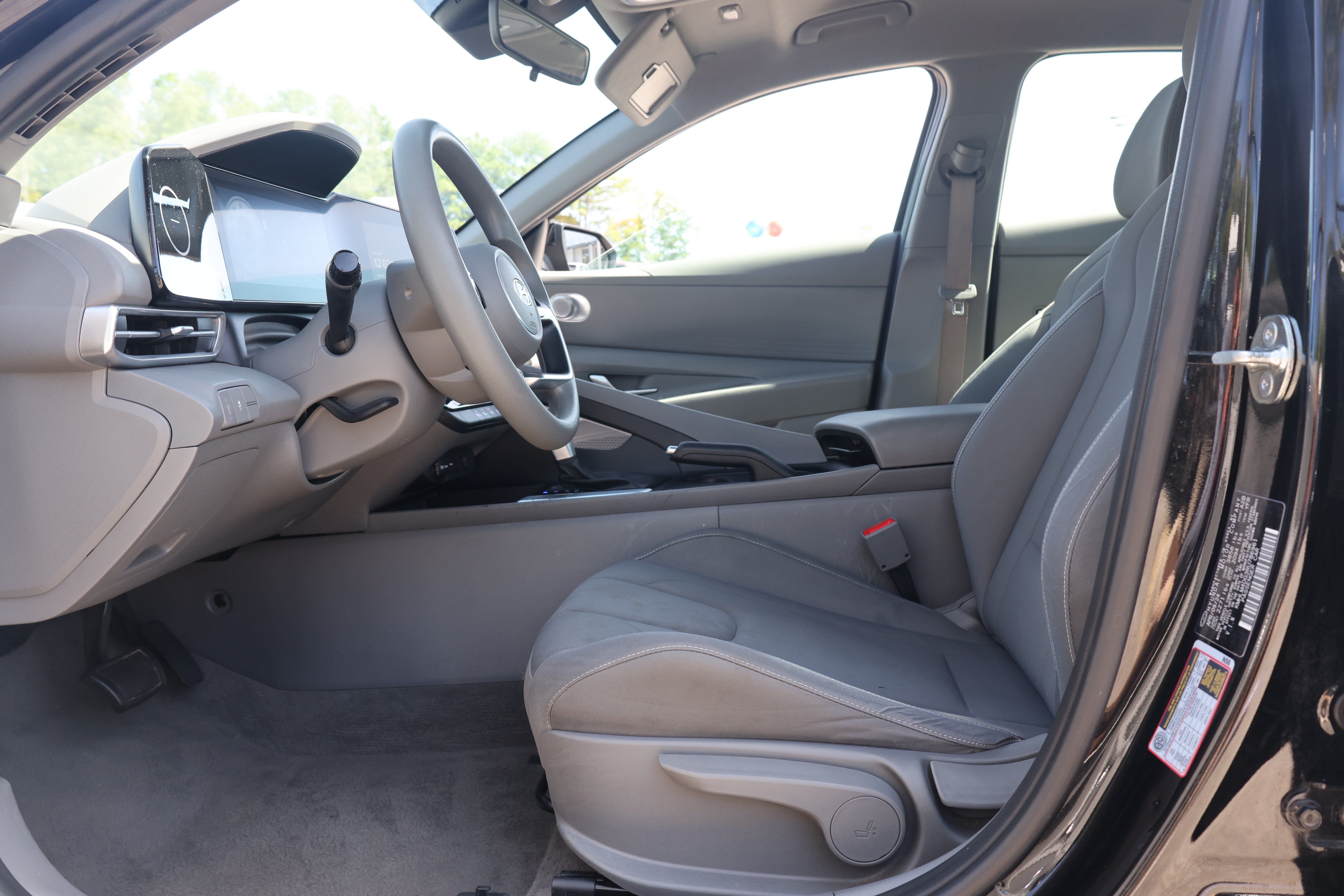 Used 2024 Hyundai Elantra SEL FWD image 15
