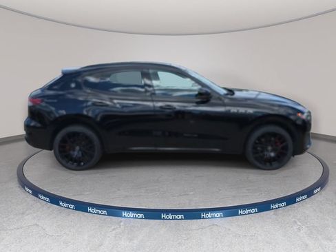 Used 2021 Maserati Levante AWD/4WD image 5