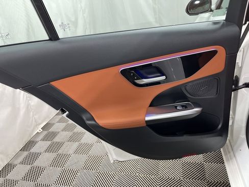 Used 2025 Mercedes-Benz C 300 4MATIC Sedan image 28