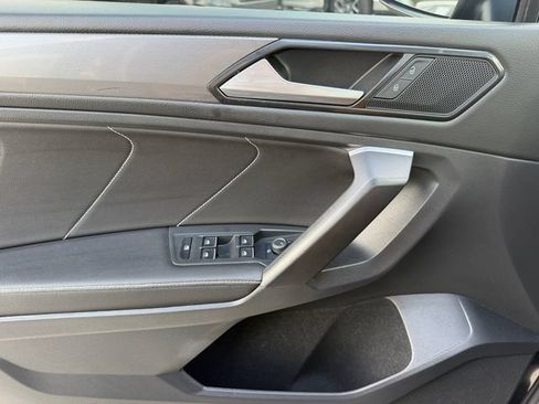 Certified 2023 Volkswagen Tiguan SE FWD image 27