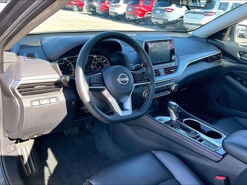 Used 2025 Nissan Altima 2.5 SR image 14