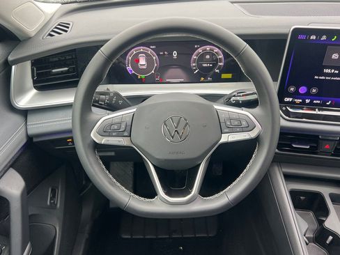 New 2026 Volkswagen Tiguan SE image 14