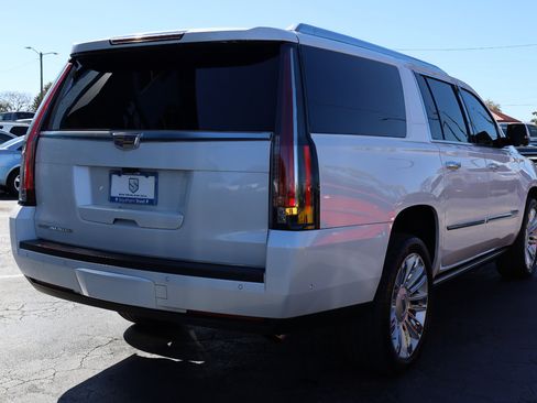 Used 2017 Cadillac Escalade ESV Platinum image 4