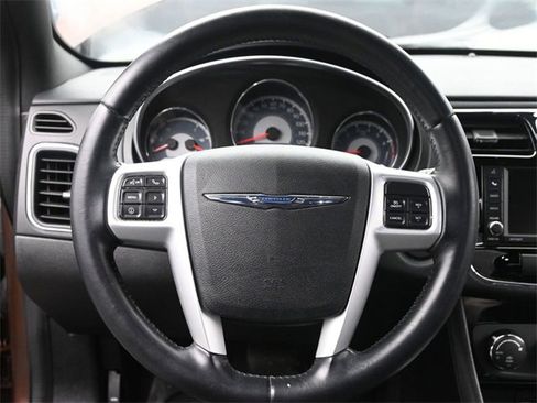 Used 2012 Chrysler 200 Touring image 28