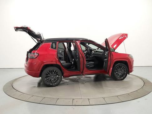 Used 2024 Jeep Compass Limited w/ High Altitude Package image 15