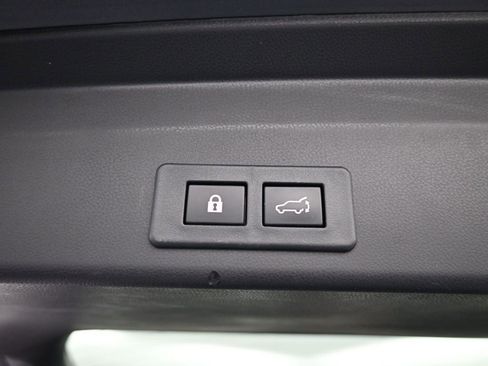 Used 2023 Subaru Ascent Limited image 24