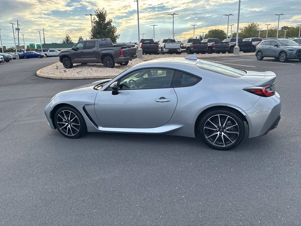 Used 2024 Toyota GR86 RWD image 15