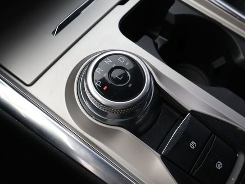 Used 2022 Ford Explorer XLT w/ Equipment Group 202A image 23