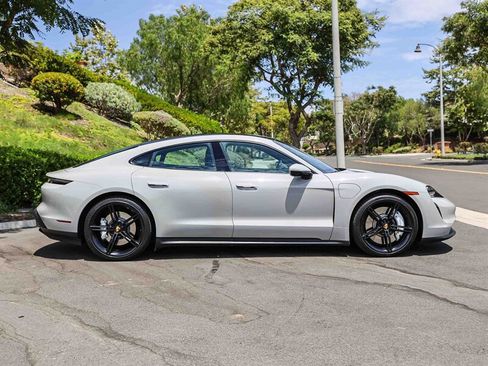 Used 2022 Porsche Taycan RWD image 5
