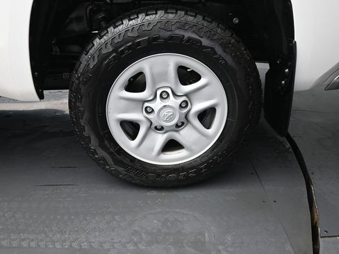 Used 2021 Toyota Tundra SR5 w/ SR5 Upgrade Package AWD/4WD image 11